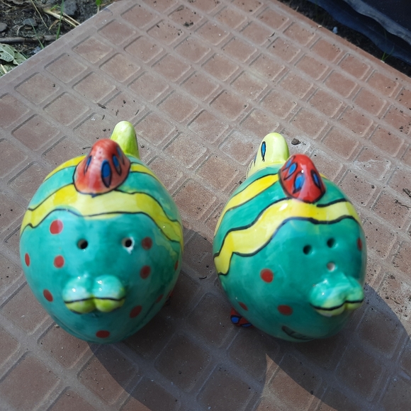 Hand painted Fish salt & pepper - Picture 5 of 7